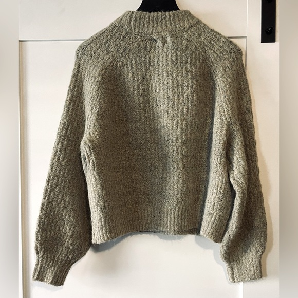 Universal Thread Sweater - Picture 4 of 6